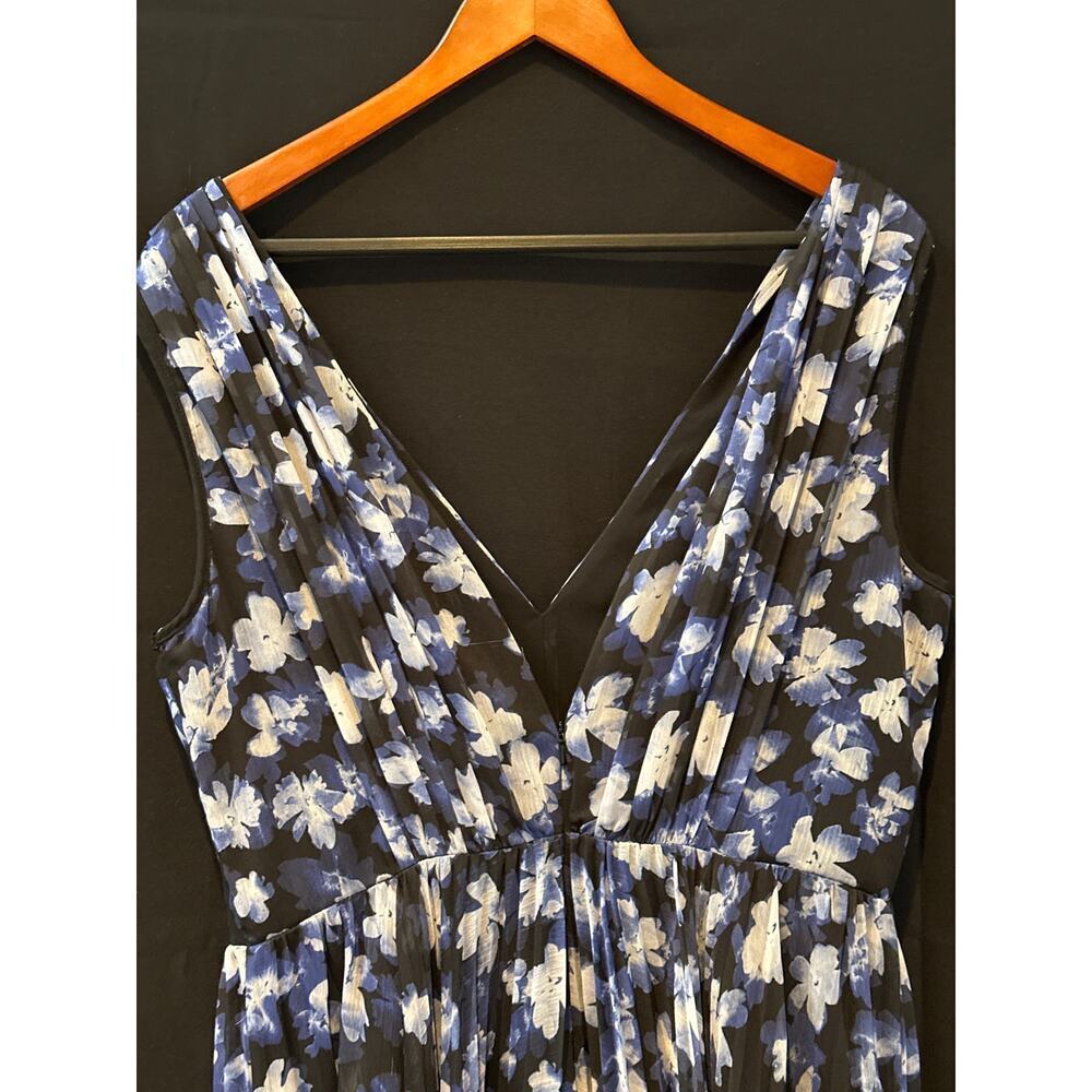 Monique Lhuillier Navy and White Floral Maxi Dress